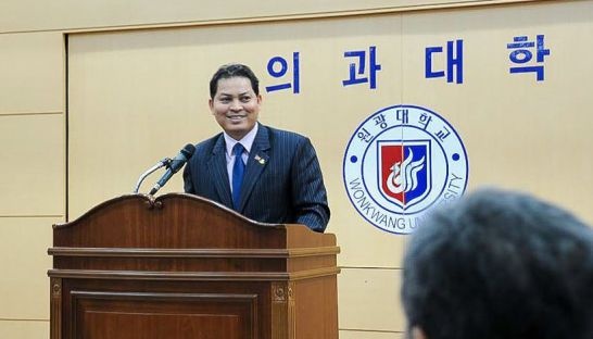 Đại sứ Campuchia bị bắt vì tham nhũng ảnh 1 Dai su Campuchia bi bat vi tham nhung anh 1