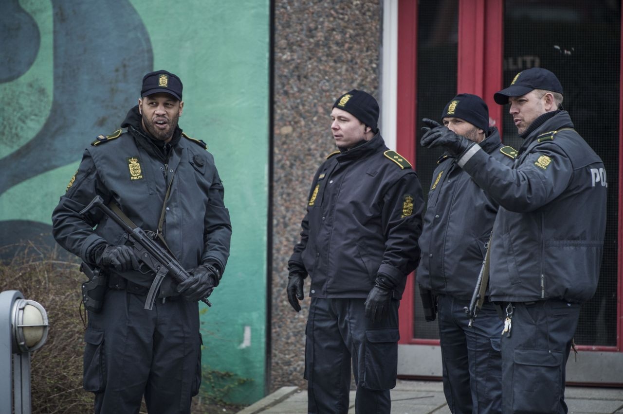 bat giu,  nghi can,  khung bo,  chau Au,  hang loa anh 1