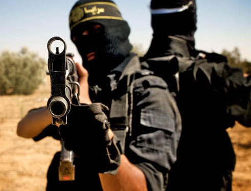 Hang loat nghi can khung bo bi bat o chau Au hinh anh