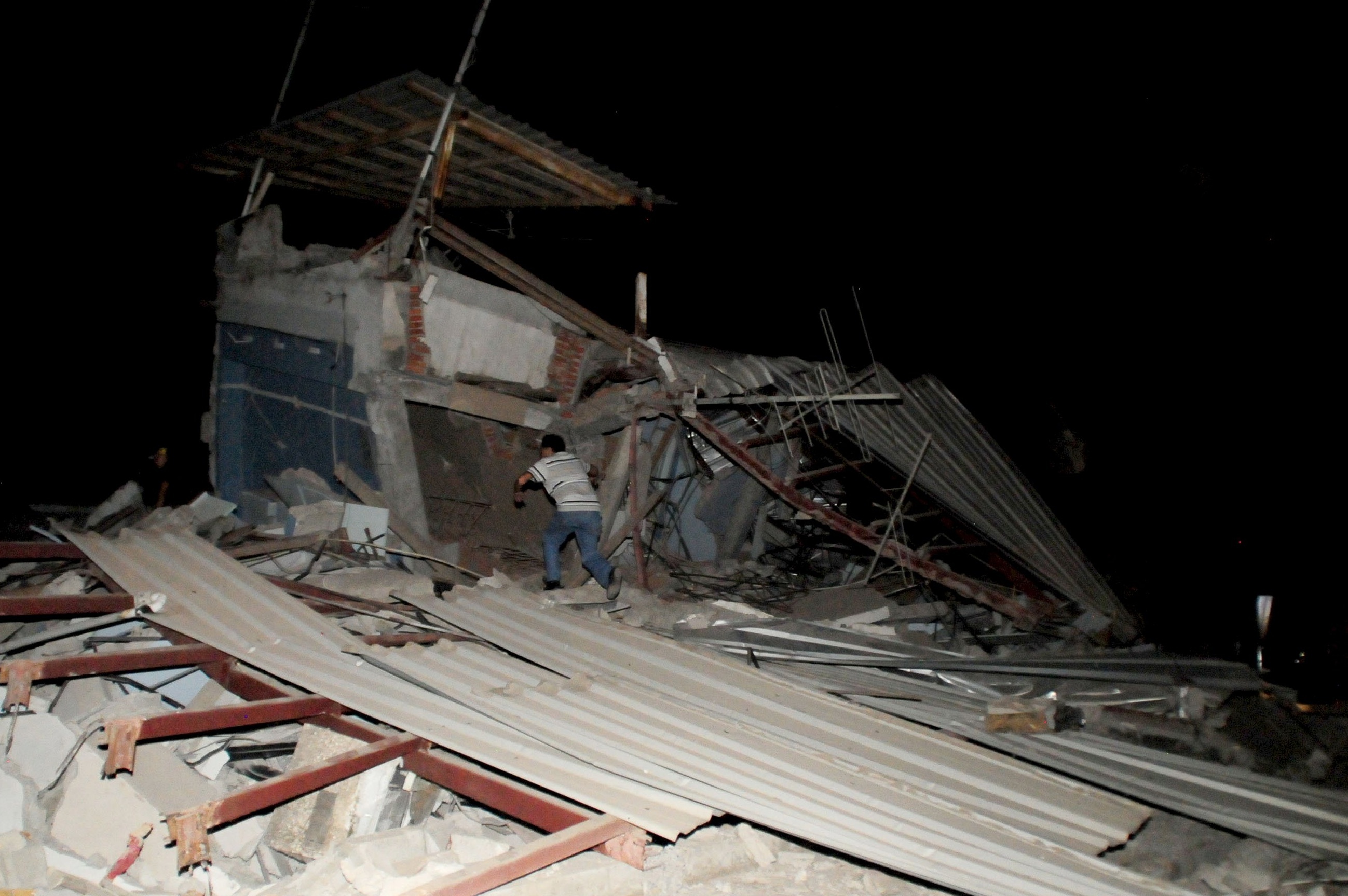 Ecuador rung chuyen vi dong dat hinh anh