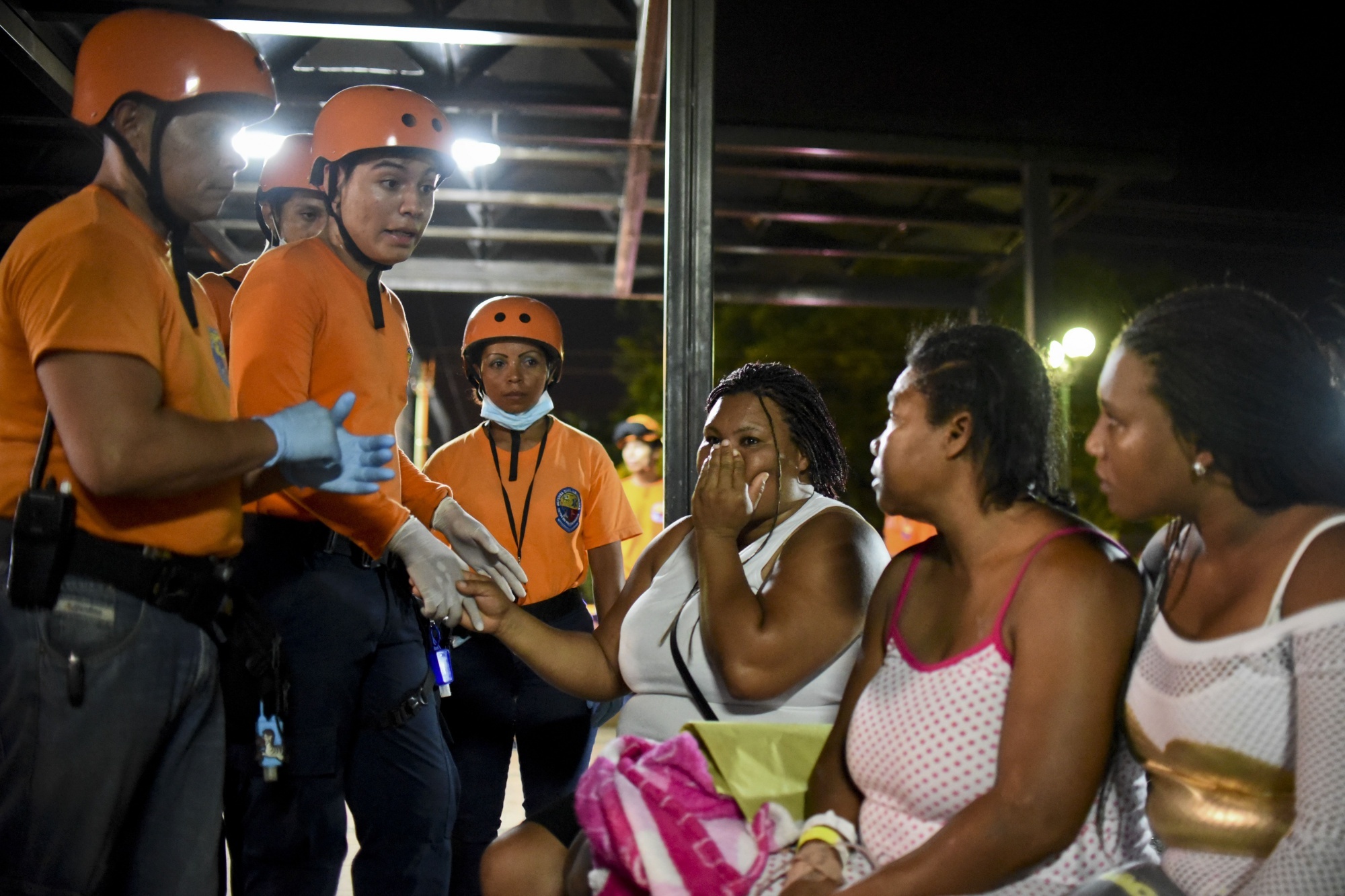 dong dat rung chuyen Ecuador anh 8