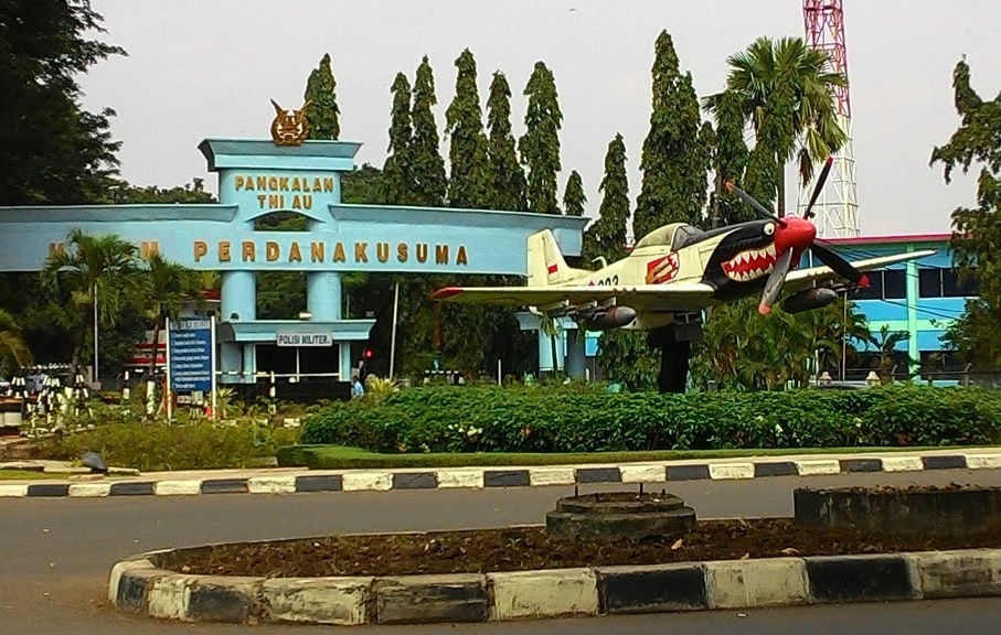 Indonesia bat 5 nguoi Trung Quoc xam pham can cu khong quan hinh anh