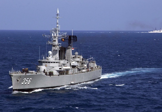 Indonesia, Malaysia, Philippines tuan tra tren Bien Dong hinh anh