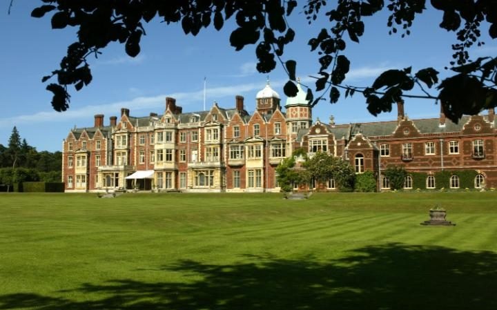 tai san cua nu hoang Anh anh 2