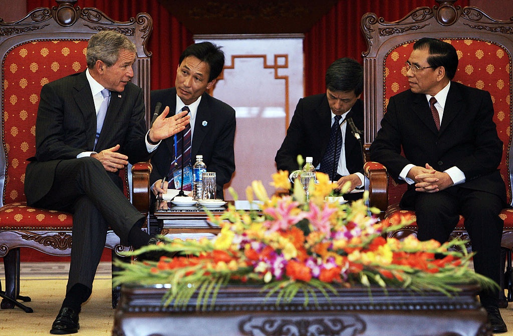 tong thong George Bush tham Viet Nam anh 4