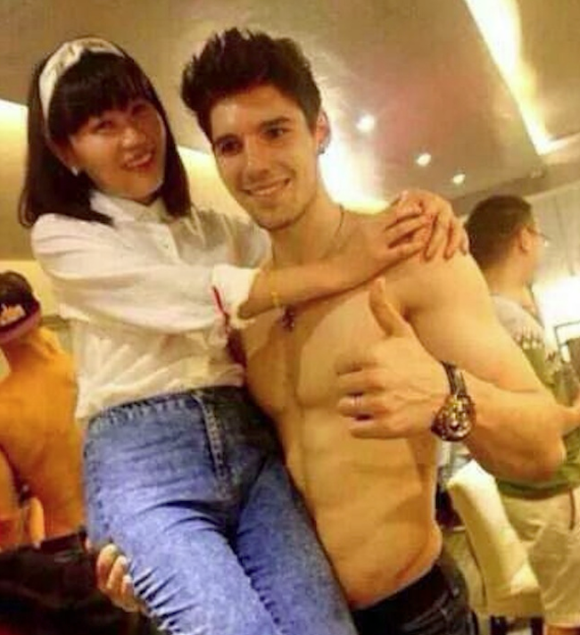 chieu tro quang cao anh 2