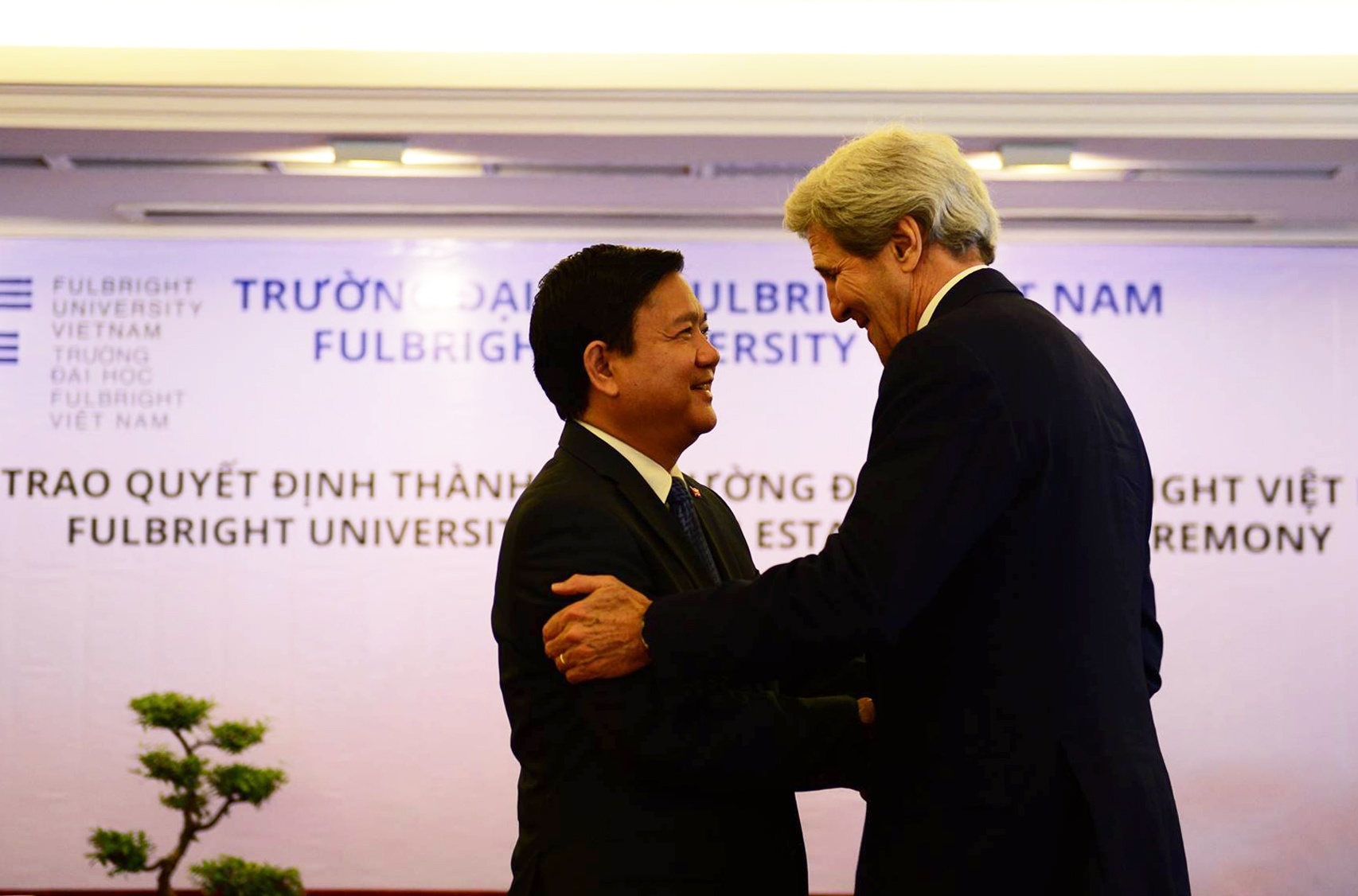 John Kerry va dai hoc Fulbright anh 2