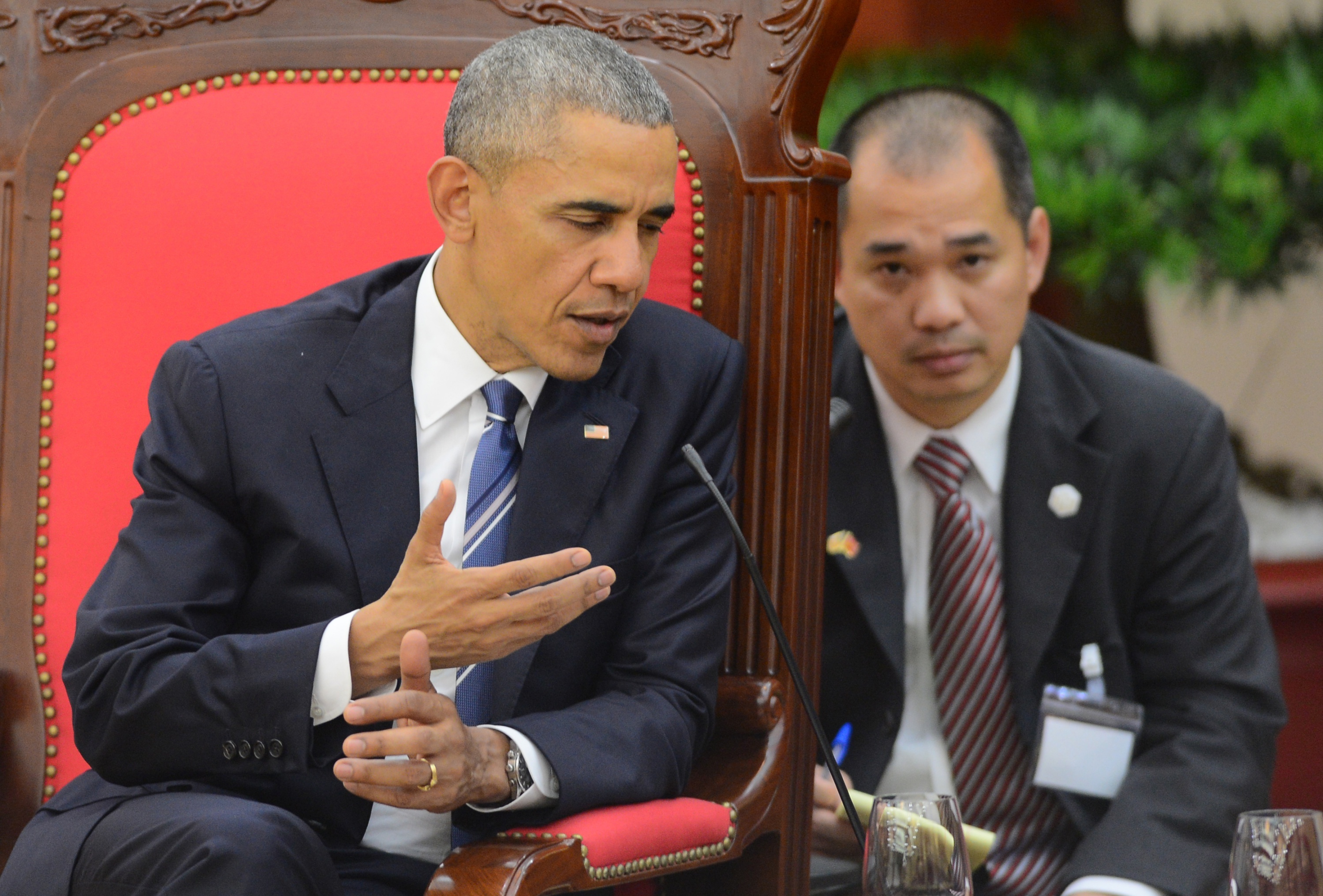 phien dich vien cua Obama tai Viet Nam anh 4