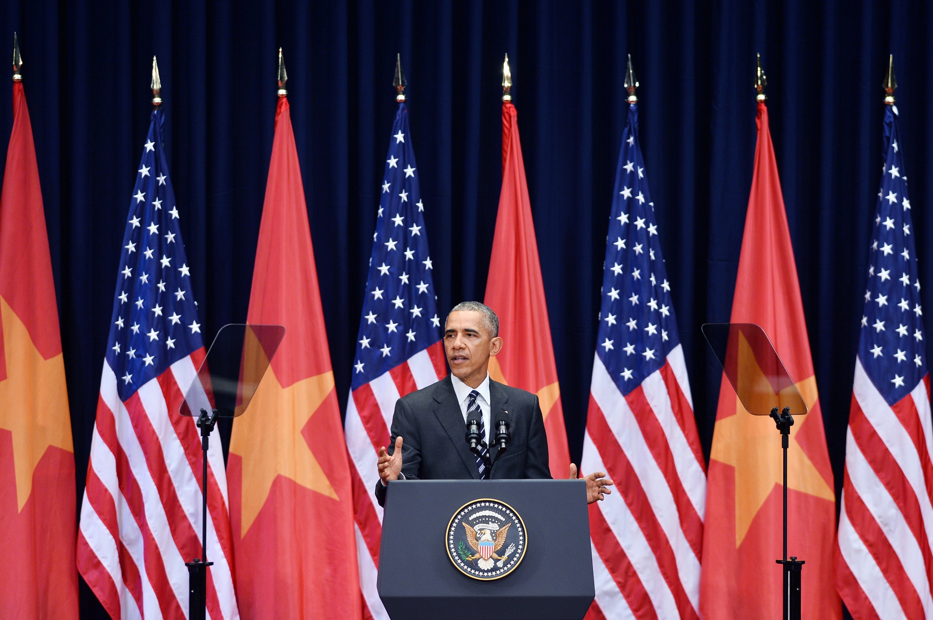 phiên dịch viên của Obama tại Việt Nam ảnh 7 phien dich vien cua Obama tai Viet Nam anh 7