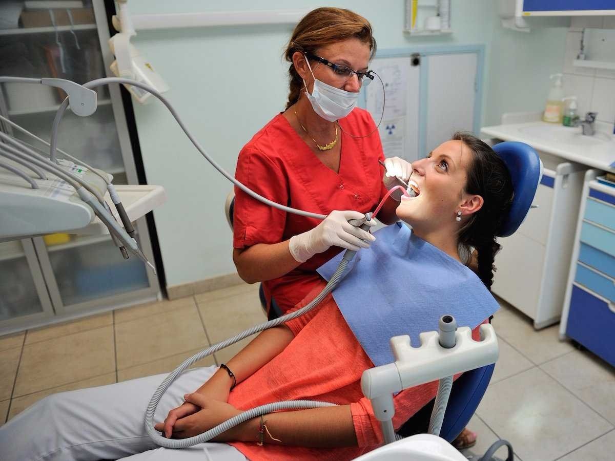 nghe phu nu kiem it tien hon nam gioi anh 1