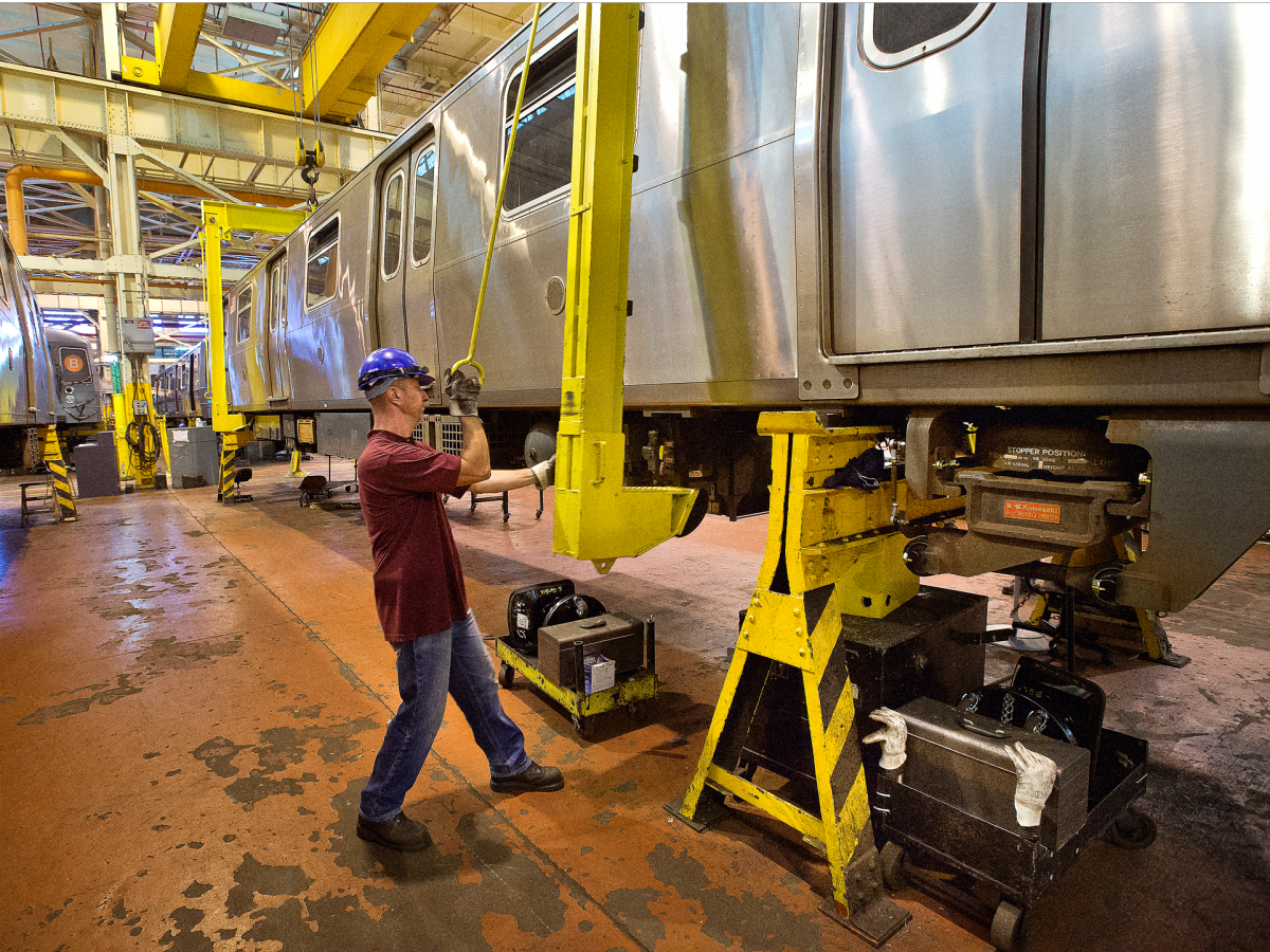 nghe phu nu kiem it tien hon nam gioi anh 3