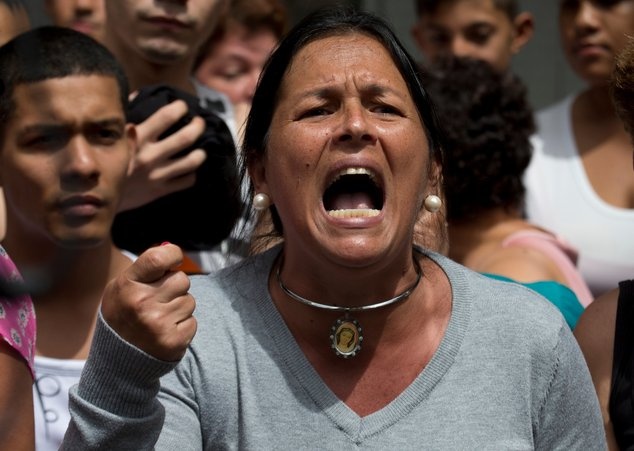 Nguoi dan Venezuela bieu tinh doi thuc an hinh anh