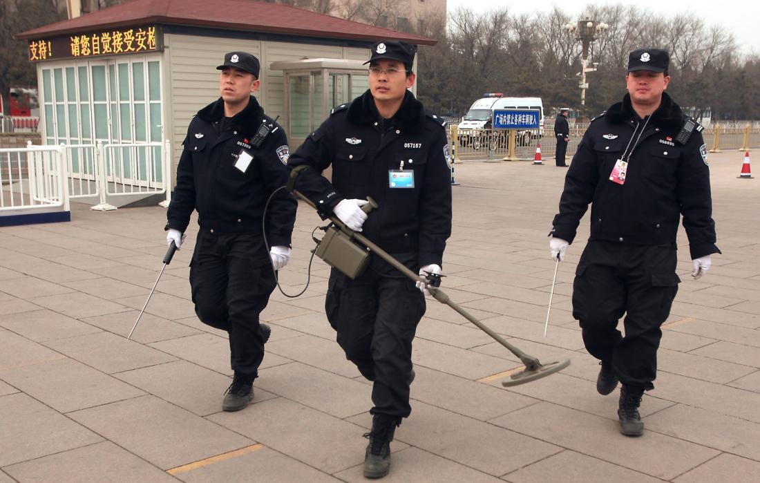 quan phuc cua canh sat cac nuoc tren the gioi anh 12