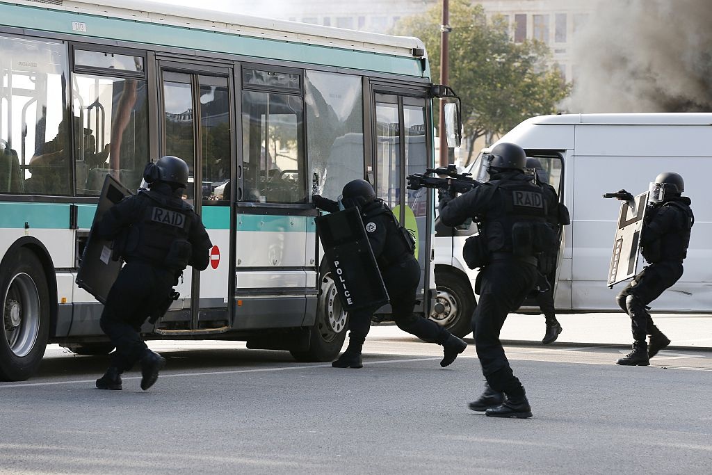 Canh sat dac nhiem Phap anh 6