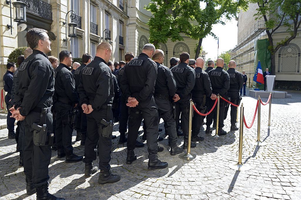 Canh sat dac nhiem Phap anh 2