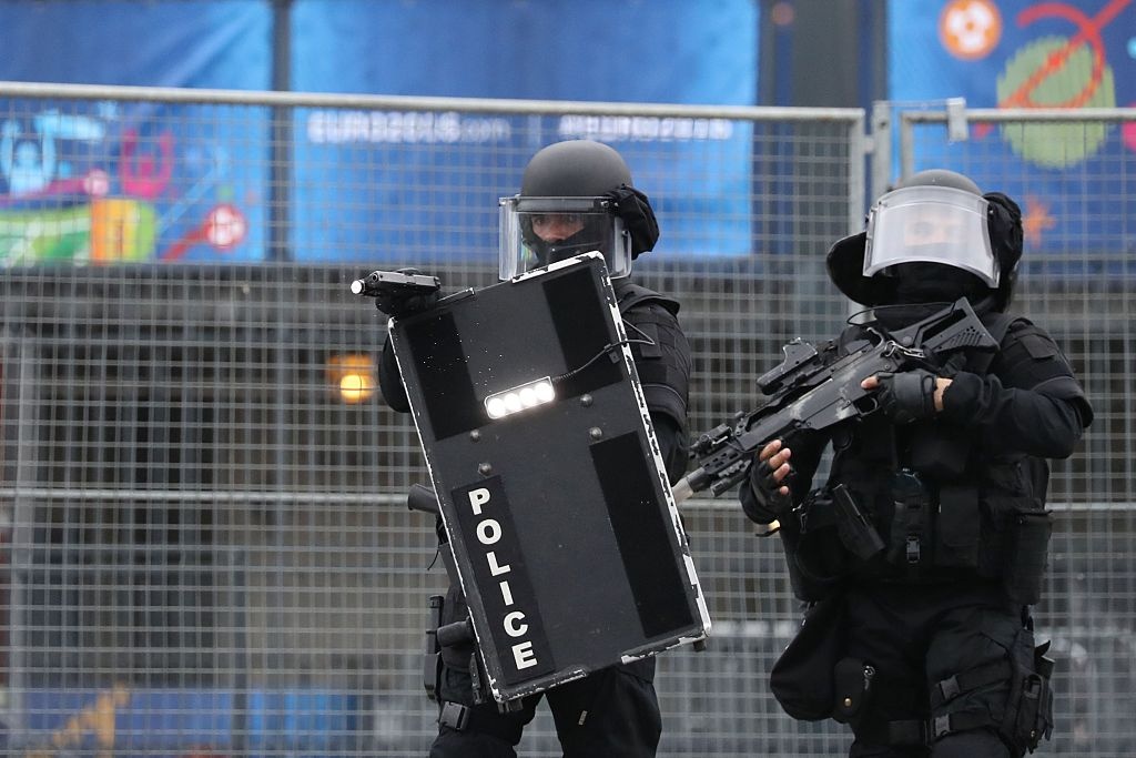 Canh sat dac nhiem Phap anh 3