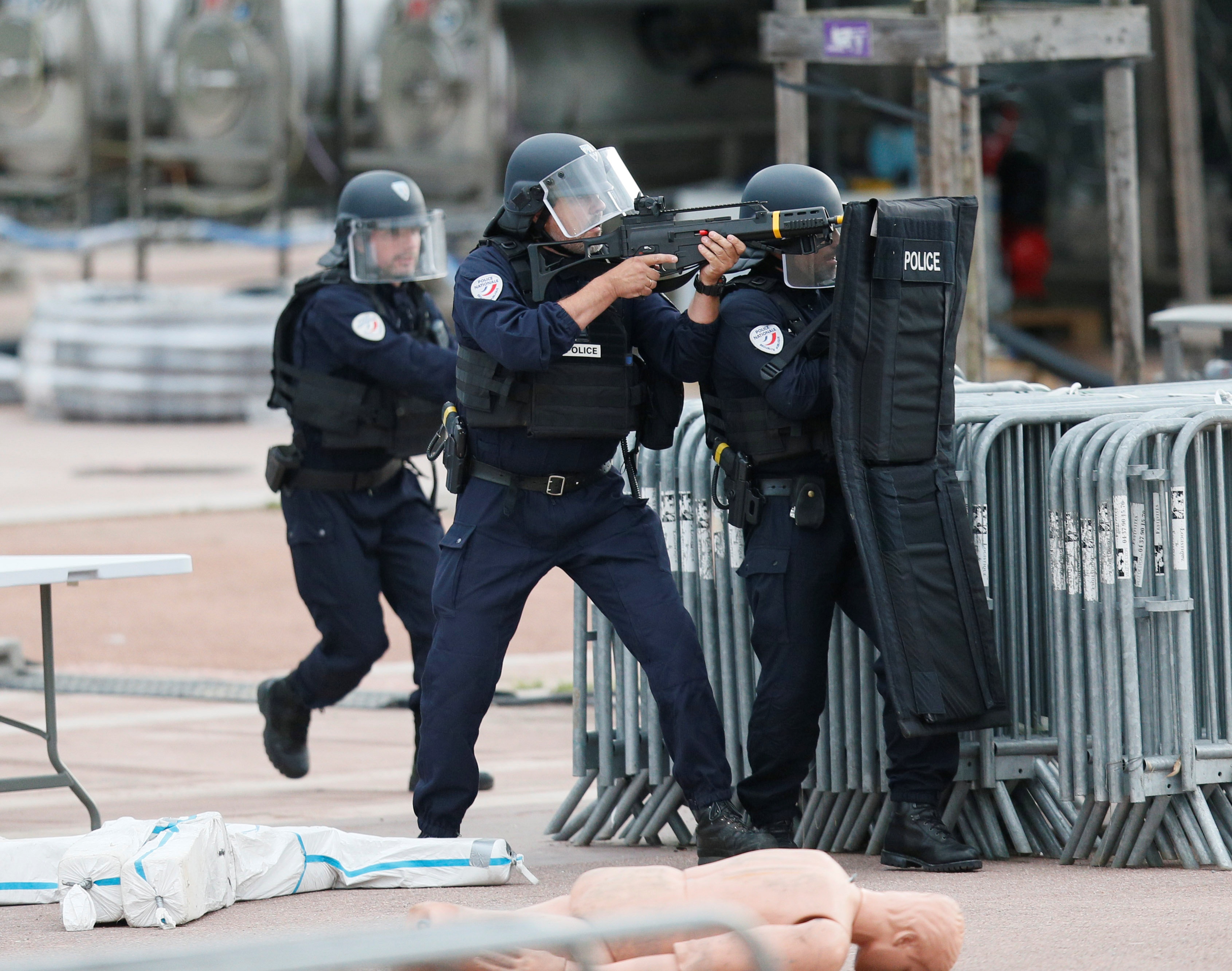 an ninh Phap truoc tran khai mac Euro 2016 anh 14