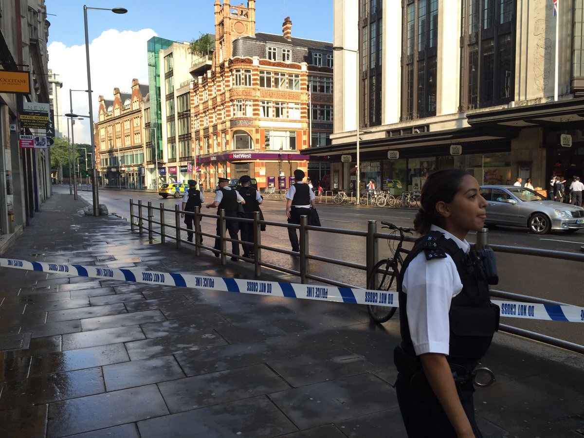 cảnh sát Anh làm nổ ôtô khả nghi ảnh 1 canh sat Anh lam no oto kha nghi anh 1