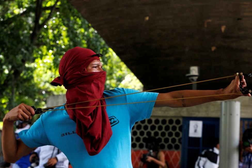 Venezuela bên bờ bạo loạn ảnh 13 Venezuela ben bo bao loan anh 13