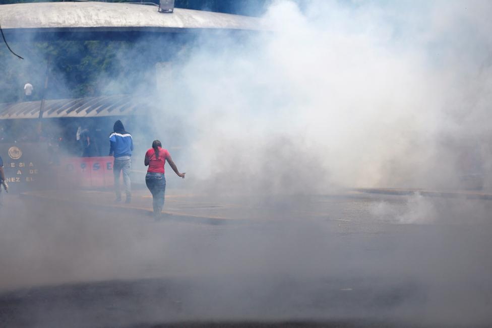 Venezuela bên bờ bạo loạn ảnh 8 Venezuela ben bo bao loan anh 8