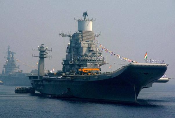 Ro khi doc tren tau san bay An Do, 2 nguoi chet hinh anh