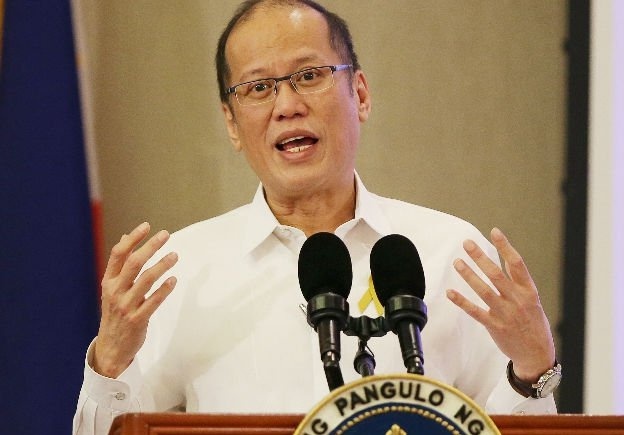 Tong thong Philippines canh bao ve bong ma thiet quan luat hinh anh