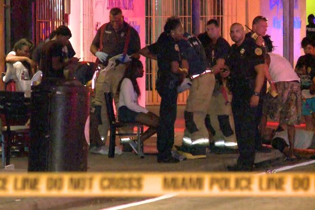 Hien truong hon loan sau vu xa sung tai hop dem My hinh anh