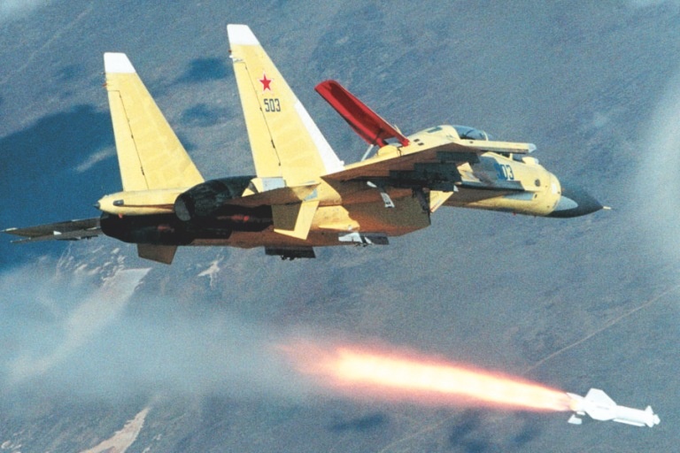 Kha nang khong chien uu viet cua tiem kich Su-30 hinh anh
