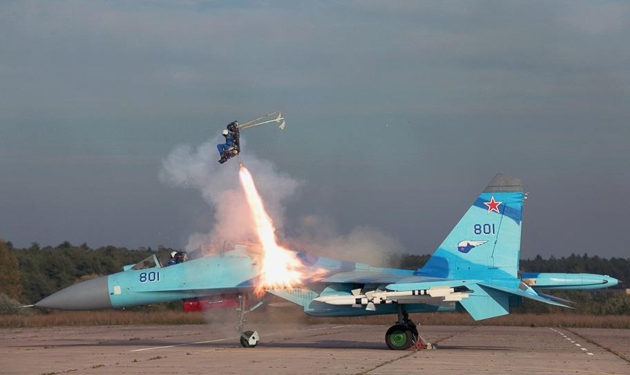 Ghe phong - 'Bua ho menh' cua phi cong chien dau hinh anh