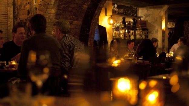 quan bar mo hinh speakeasy anh 3