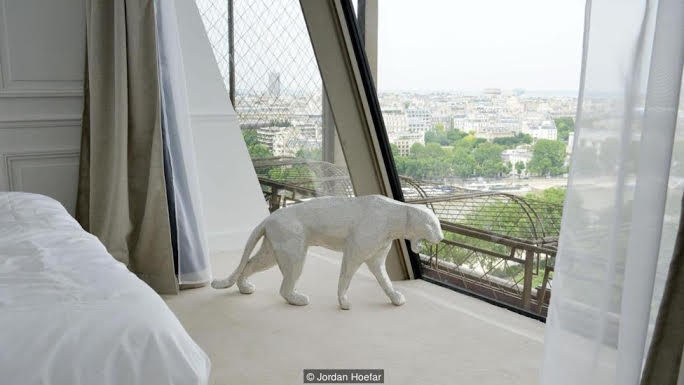 khach san trong thap Eiffel anh 5