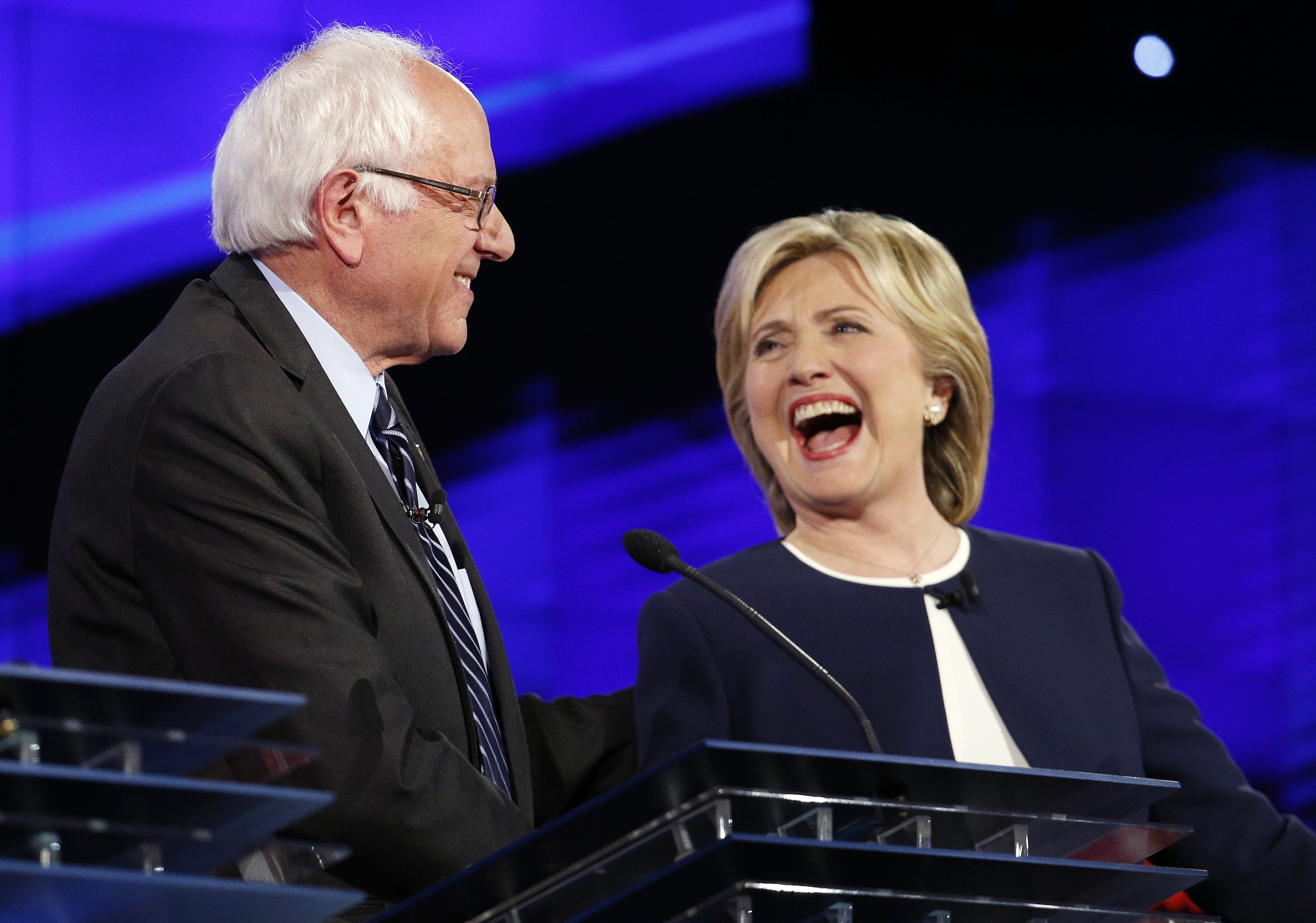 Bernie Sanders se bo phieu cho Hillary Clinton hinh anh