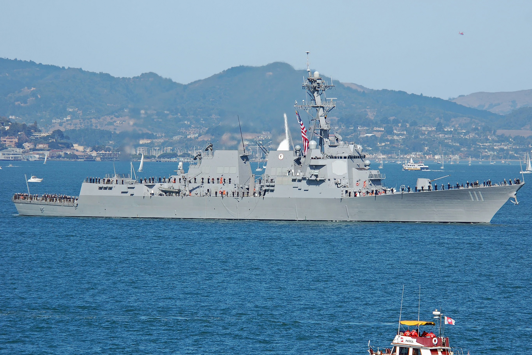 Tau khu truc My o Bien Dong anh 10