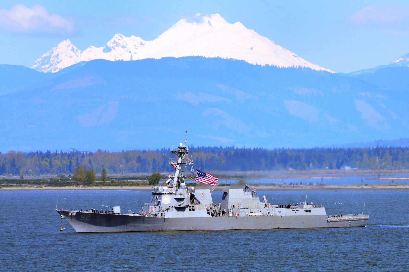 Tau khu truc My o Bien Dong anh 6