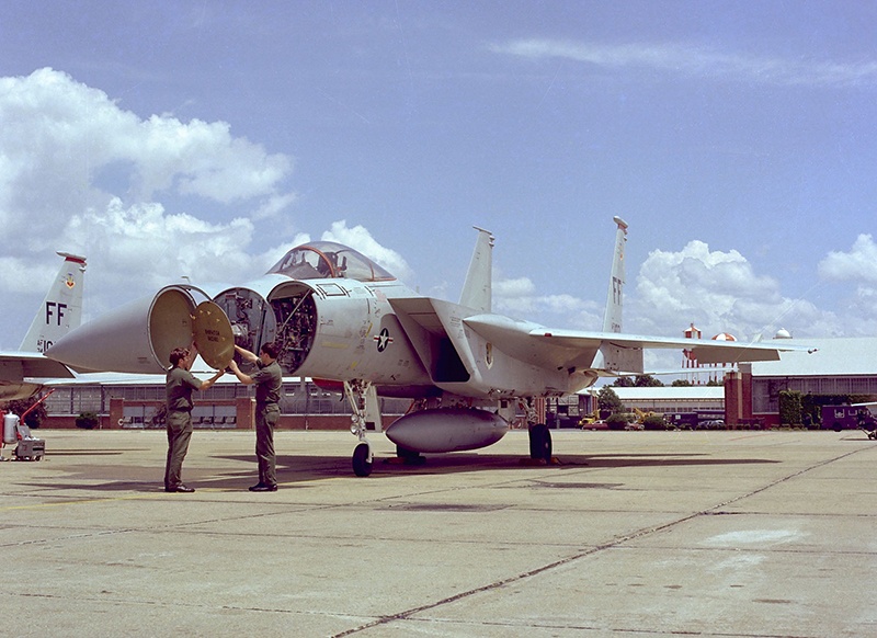 Tiem kich F-15 Eagle cua My anh 6