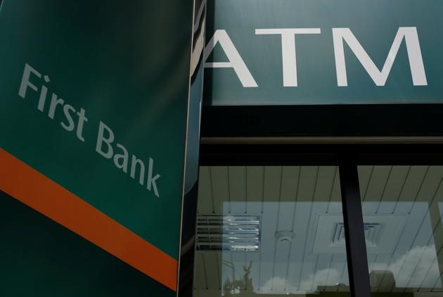 danh cap tien tu ATM anh 1