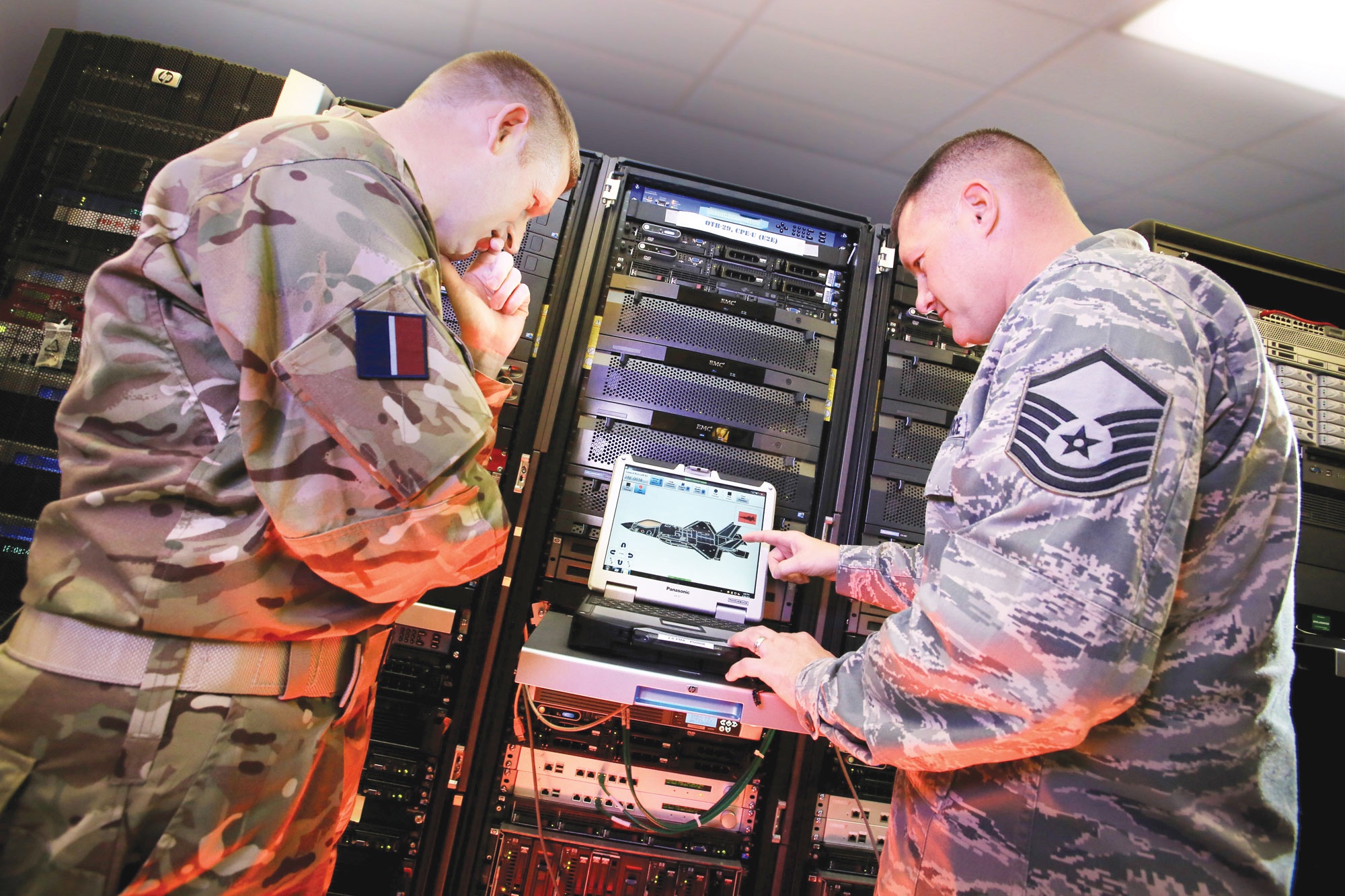 Tiem kich tang hinh F-35 anh 6