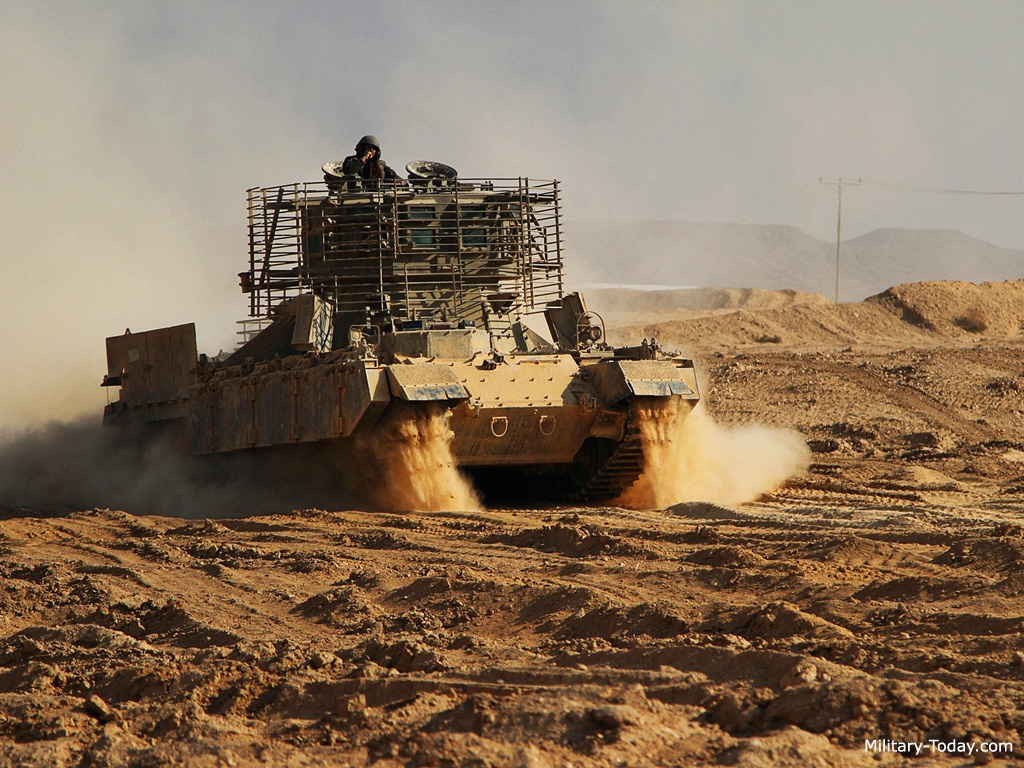 Xe thiet giap 'chuong cho di dong' cua Israel hinh anh