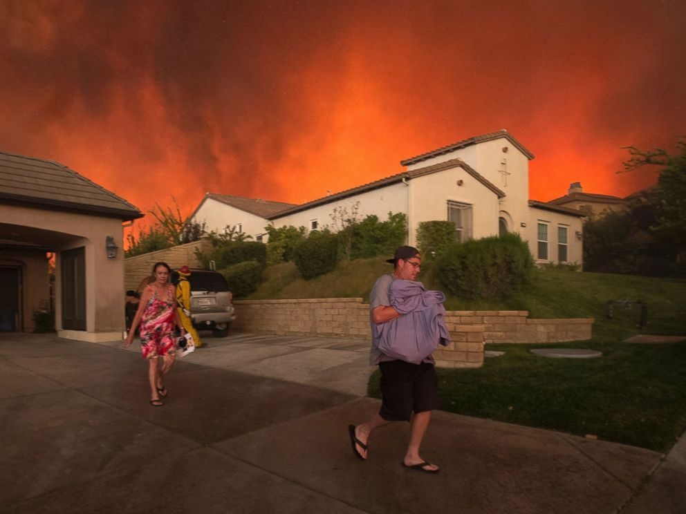 3.000 linh cuu hoa doi pho voi chay rung du doi o My hinh anh