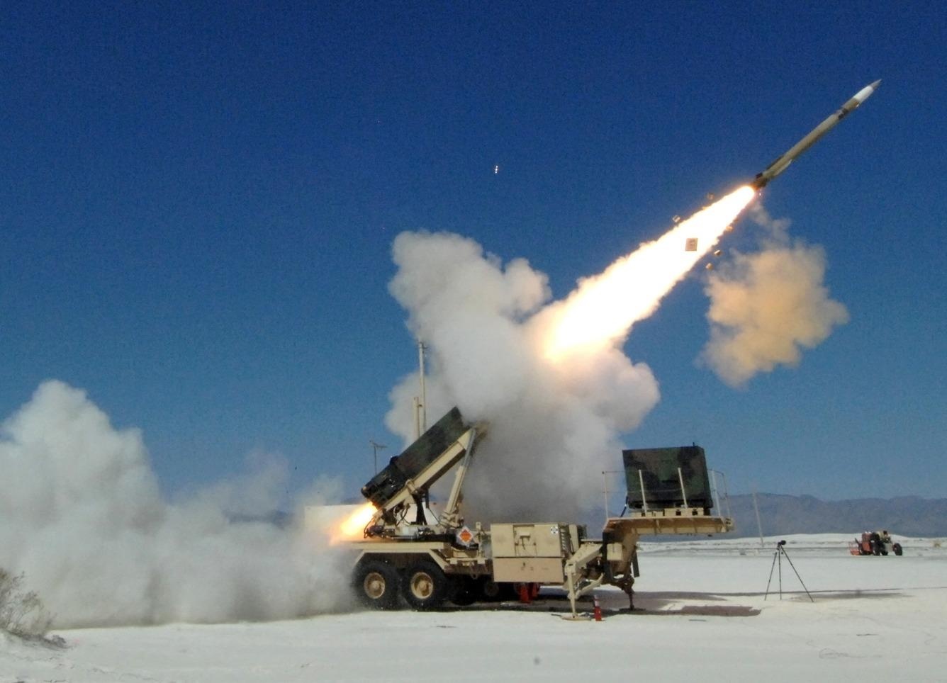 Nhat Ban nang cap ten lua danh chan doi pho Trieu Tien hinh anh