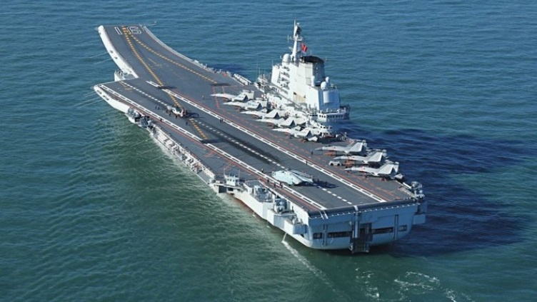 Trung Quoc khoe kha nang chien dau cua tau san bay Lieu Ninh hinh anh