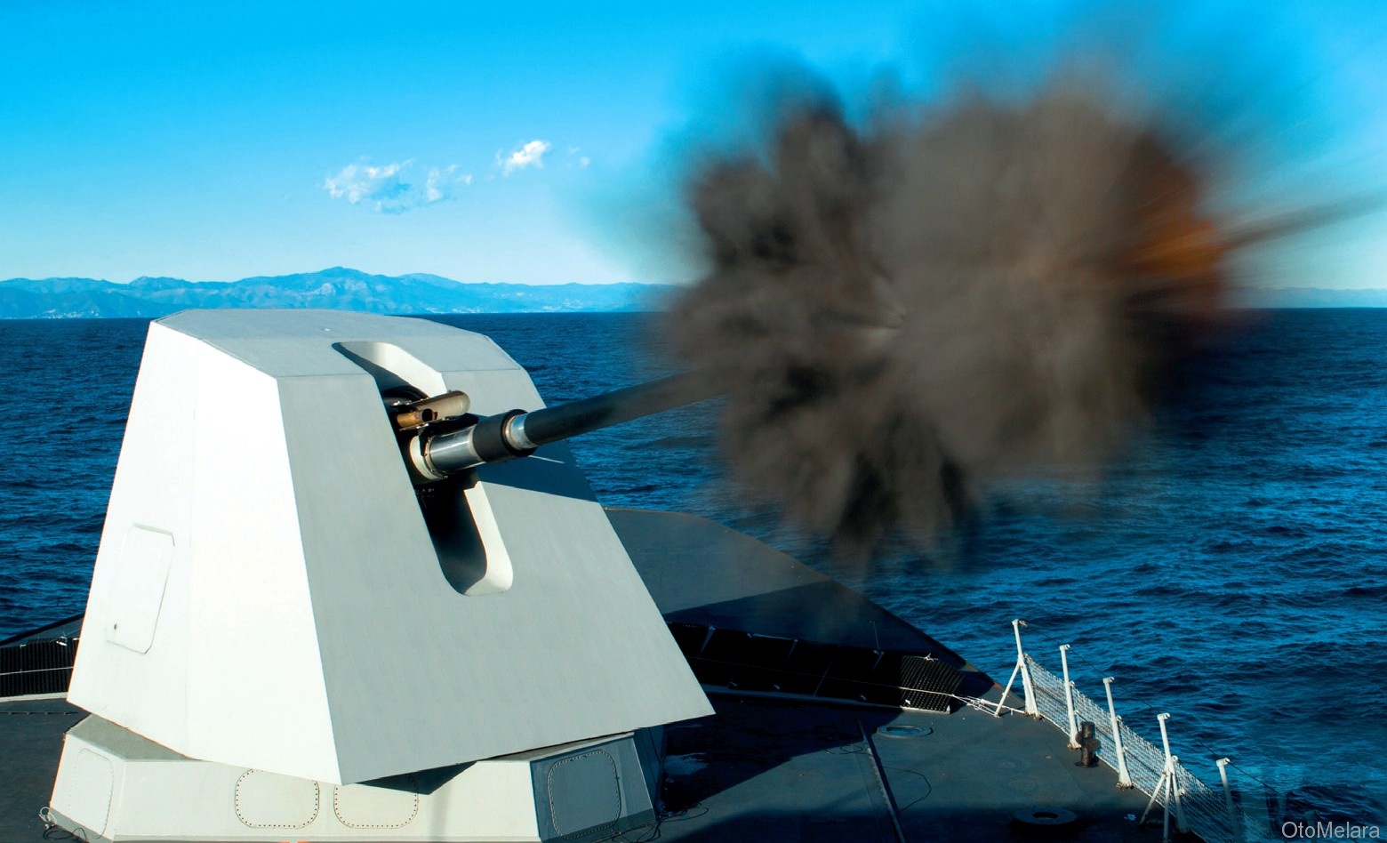 khinh ham phong khong Italy anh 5