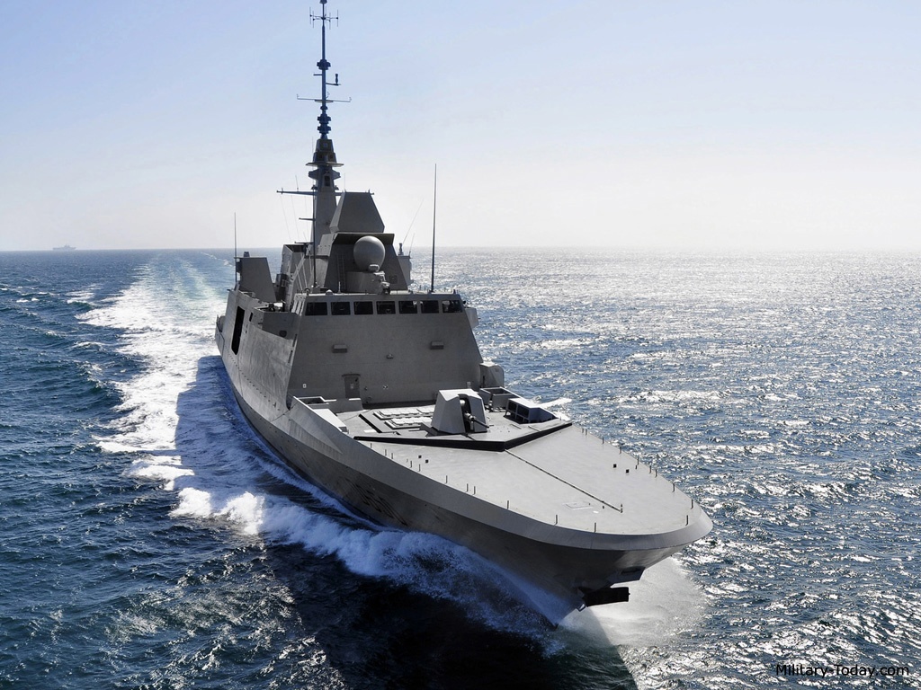 Khinh ham lop Aquitaine anh 1