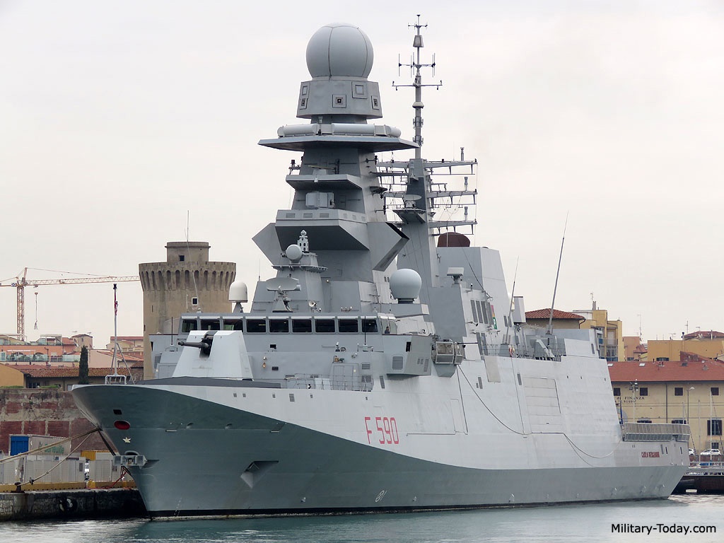 khinh ham phong khong Italy anh 2