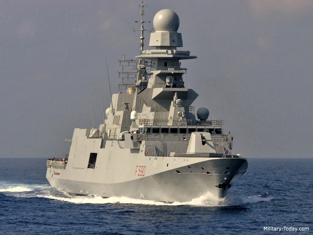 khinh ham phong khong Italy anh 4