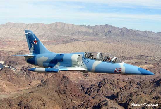 máy bay huấn luyện L-39 ảnh 1 may bay huan luyen L-39 anh 1