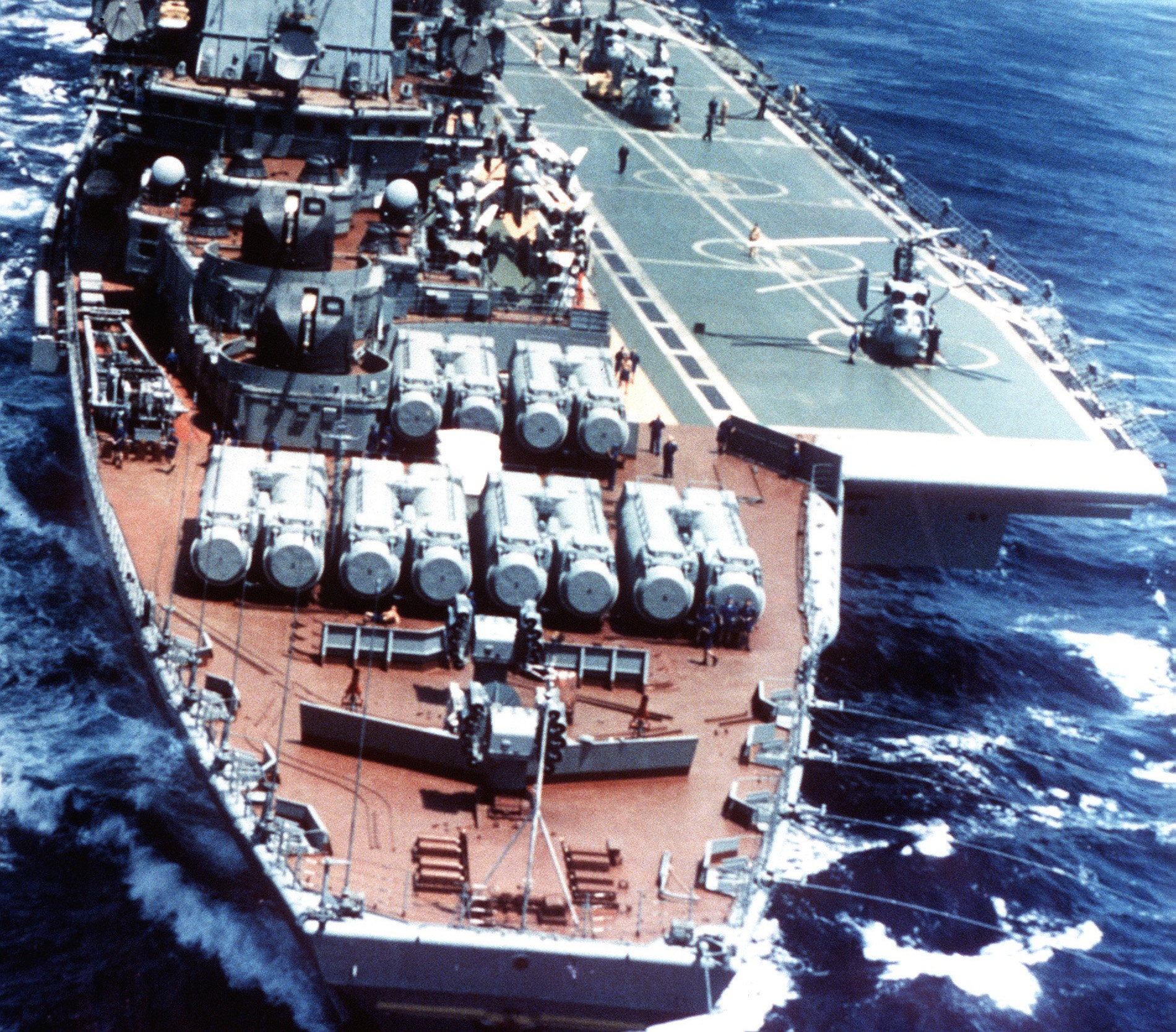 tuan duong ham hang khong Kiev anh 2