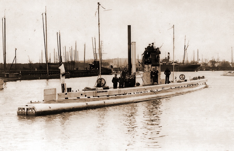 Tran thang khong tuong cua tau ngam Duc hon mot the ky truoc hinh anh