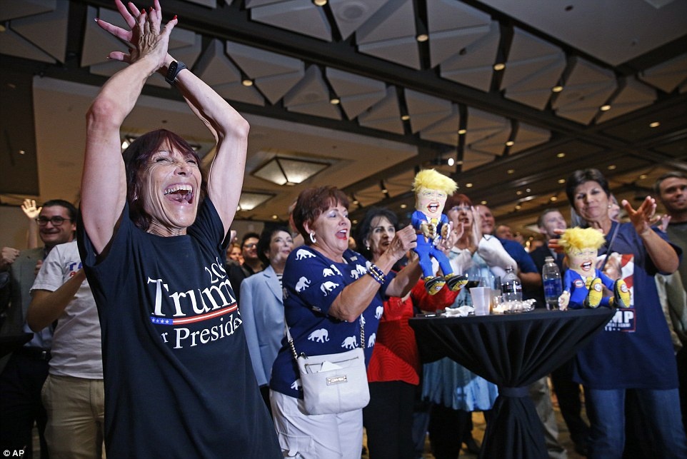 phe Clinton thất vọng vì thua cuộc ảnh 2 phe Clinton that vong vi thua cuoc anh 2