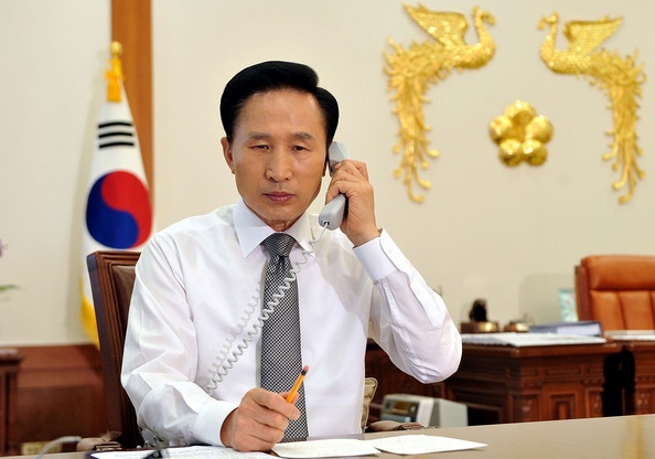 tong thong Han Quoc lien tiep dinh be boi anh 8